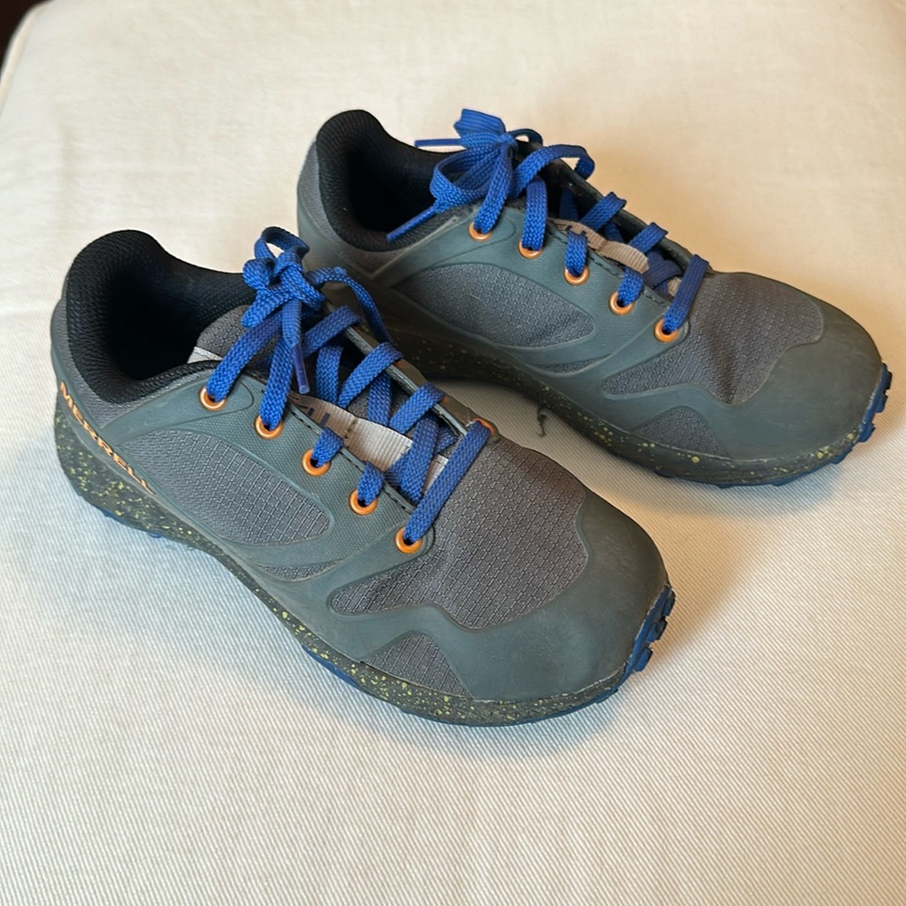 Merrell Kids Children’s SZ 1 Altalight Low Gray Outdoor Hiking Shoes Sneakers